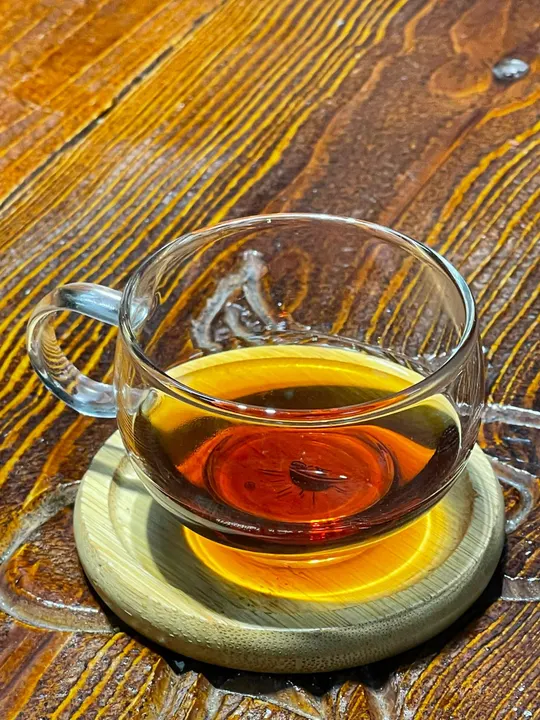 Trà chín của cây Trà Cổ Bĩnh Tão Lão Chãi được chế biến với kỹ thuật đặc biệt năm 2016. · 25.10.2023