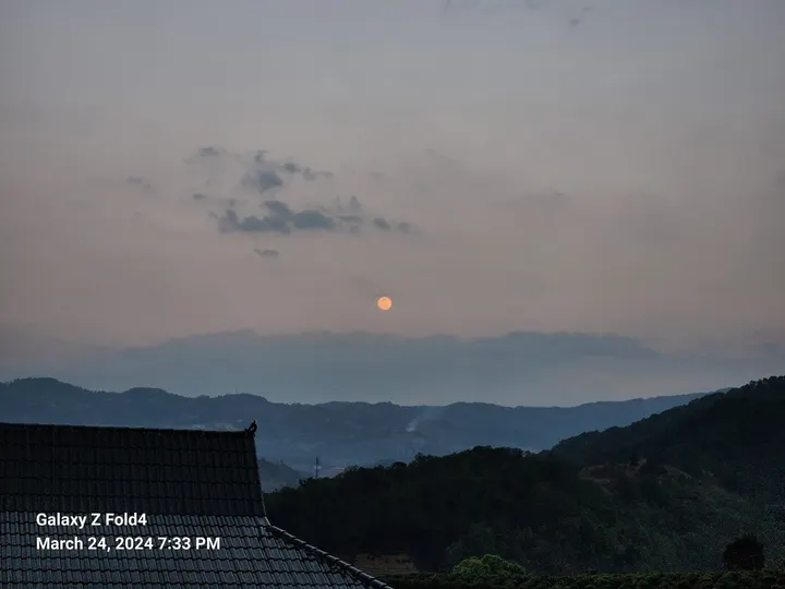 Trăng rằm trên núi trà Lâm thương. · 24.03.2024
