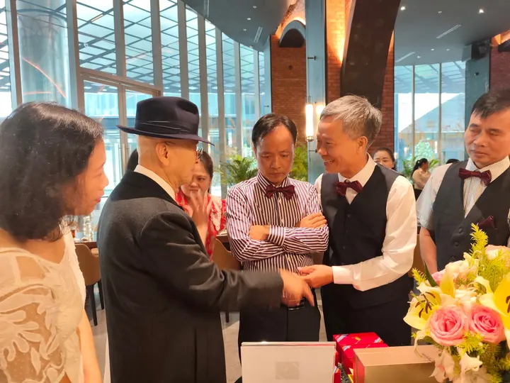 Các hm và khách quốc tế đã vô cùng bất ngờ trước Bộ Sưu Tập AABA THIÊ… · 27.07.2025